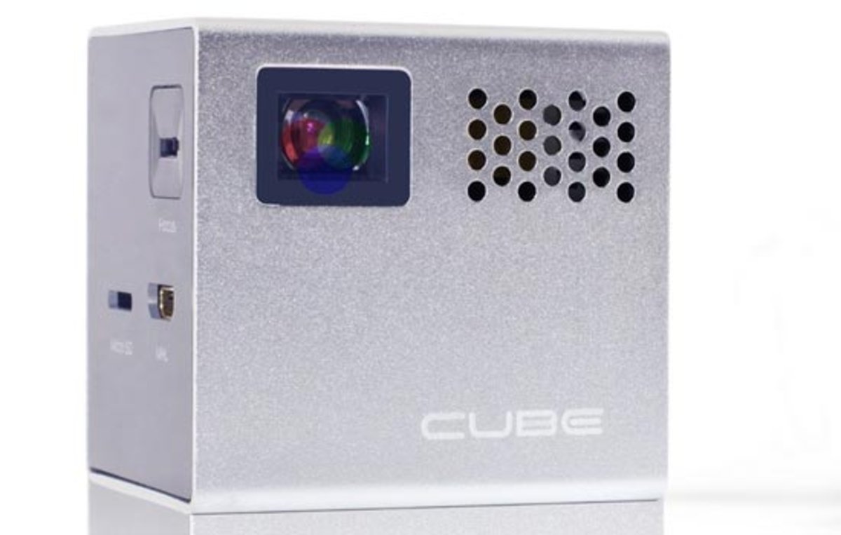 rif6-cube-pico-proyector-iphone-6-2