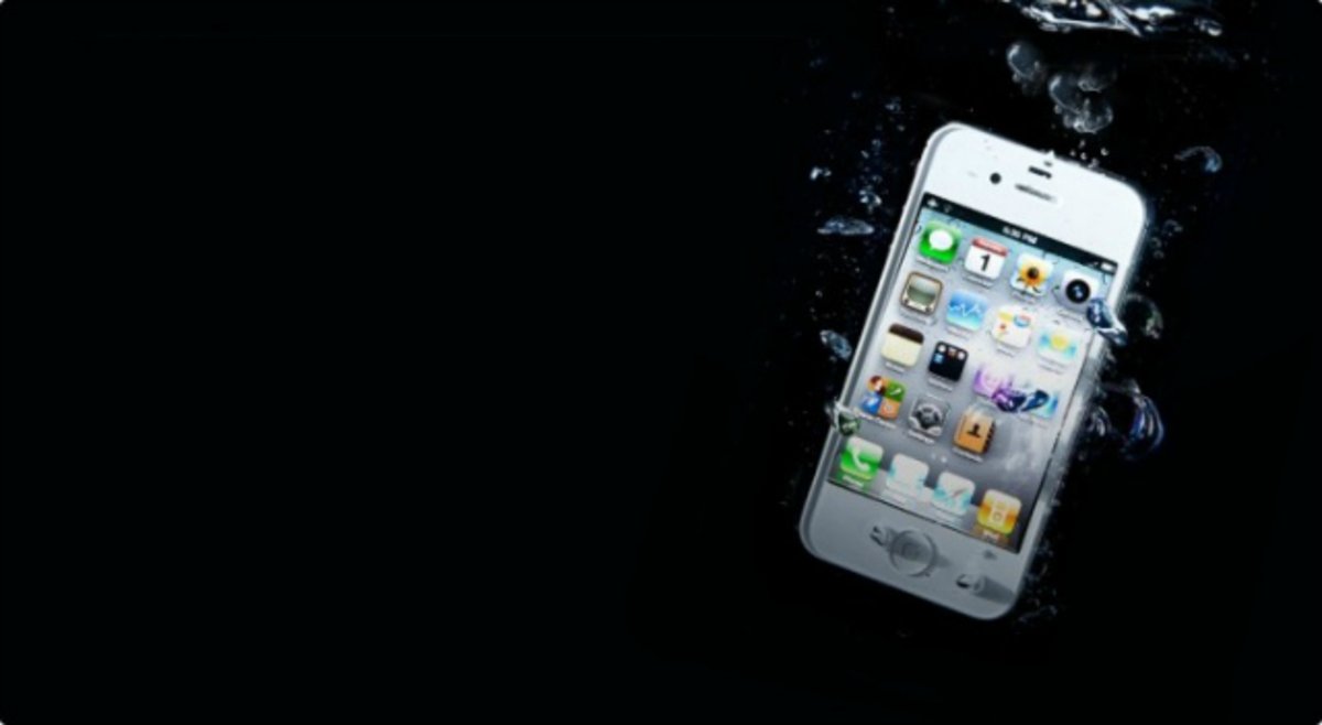 iPhone 4S sumergido