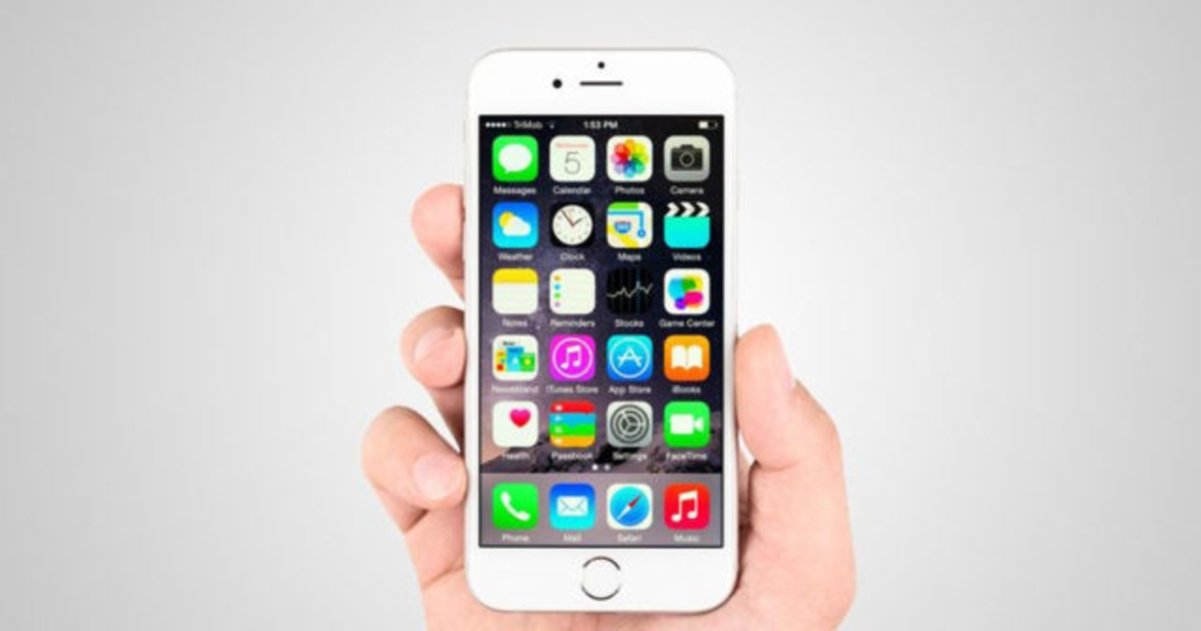 iPhone 6 blanco en mano