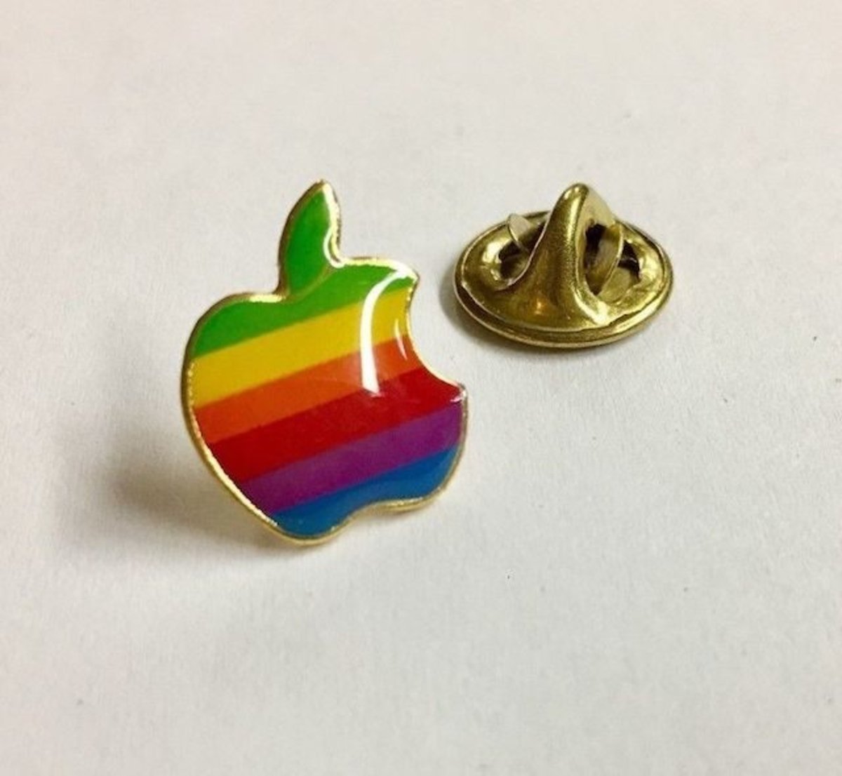 Pin Apple