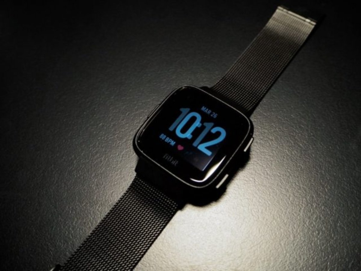 Fitbit Versa vs Apple Watch: ¿Qué smartwatch es mejor para hacer deporte?