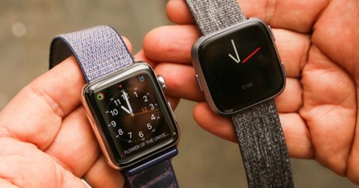 En la cabeza de trono Generador Fitbit Versa vs Apple Watch: ¿Qué smartwatch es mejor para hacer deporte?