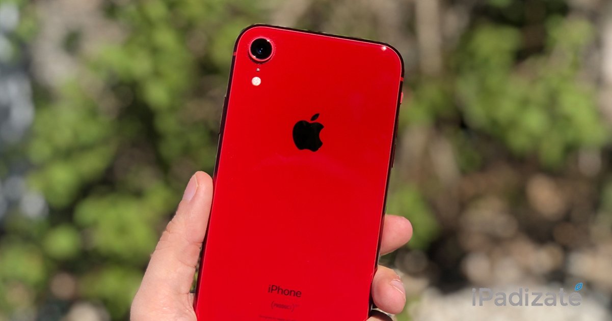 iPhone XR merah