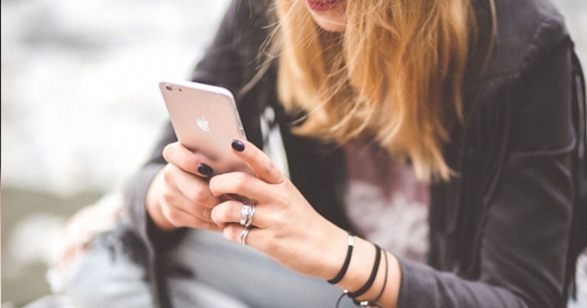 Mujer-iPhone-2