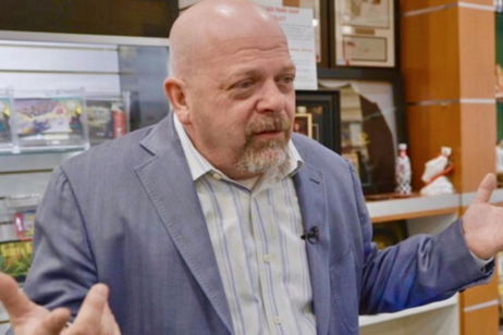 Este teléfono de madera de Rick Harrison de Pawn Stars vale más que un iPhone Este teléfono de madera de Rick Harrison de Pawn Stars vale más que un iPhone