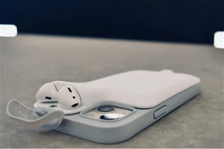 La funda-batería para iPhone más loca que también carga los AirPods