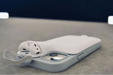 La funda-batería para iPhone más loca que también carga los AirPods La funda-batería para iPhone más loca que también carga los AirPods
