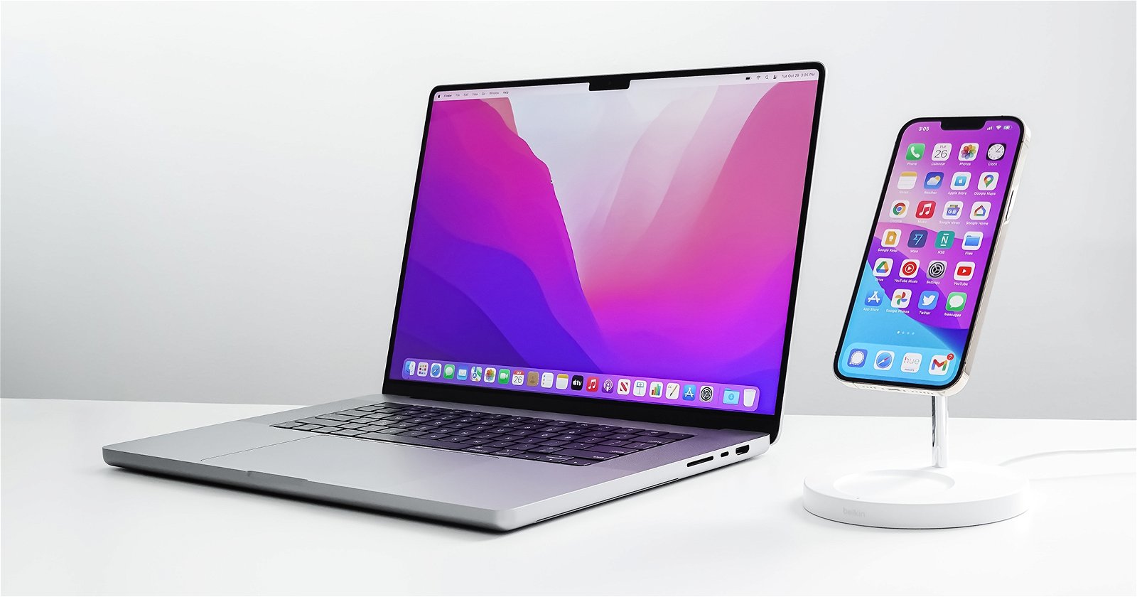 MacBook Pro y iPhone 13