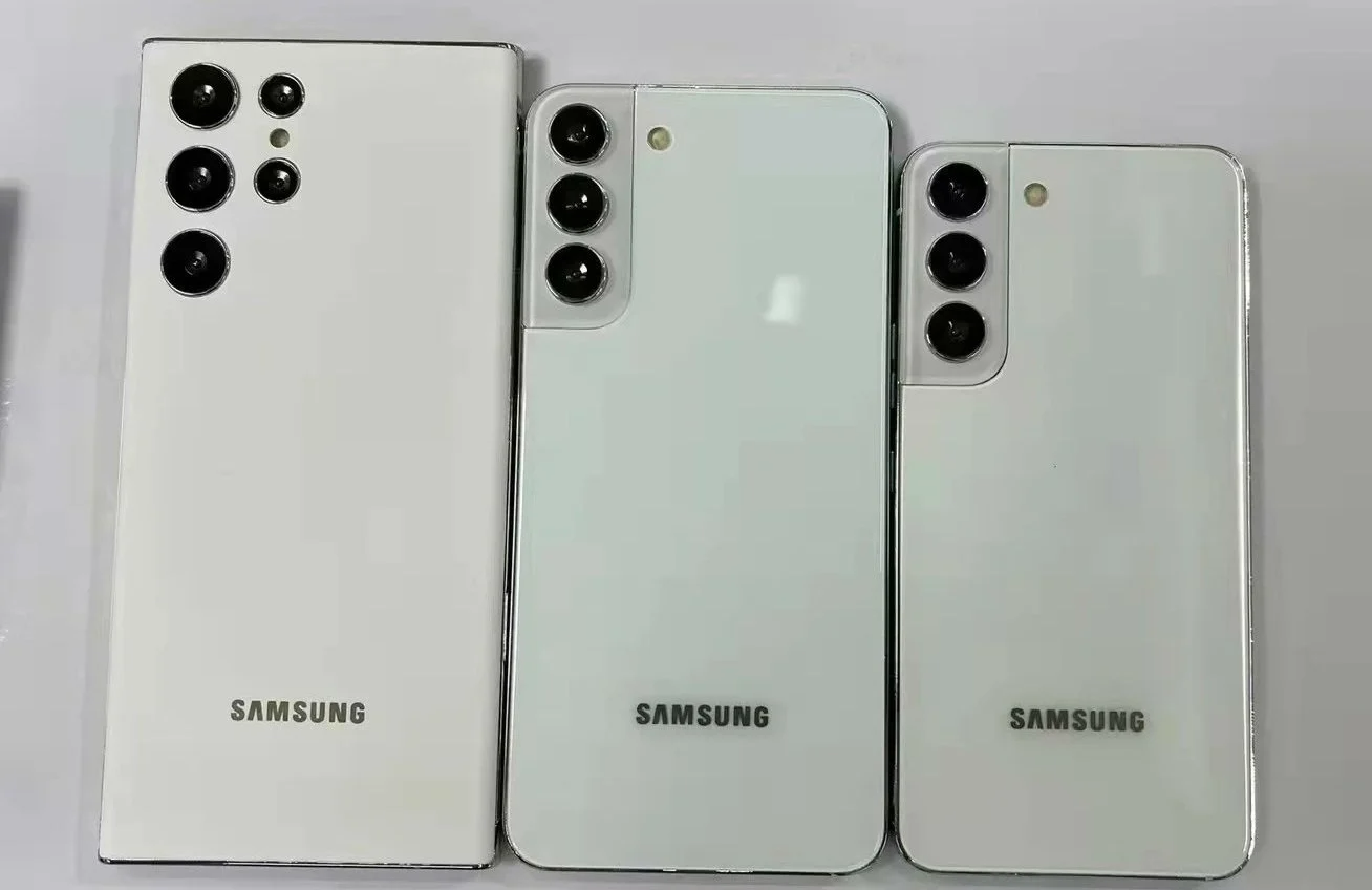 Samsung Galaxy S22 variants
