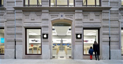 Roban 147 iPhone, iPad y Mac de la Apple Store de Valencia