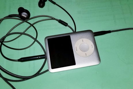 Así presentó Steve Jobs el primer iPod de la historia