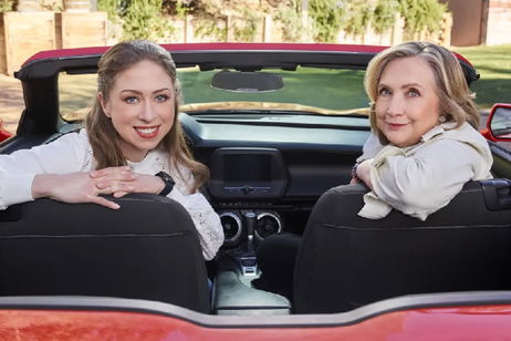 Hillary Clinton y su hija tendrán una serie en Apple TV+ Hillary Clinton y su hija tendrán una serie en Apple TV+