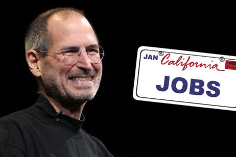 Steve Jobs se negaba a poner matrícula a su coche (y lo mejor de todo es que era legal) Steve Jobs se negaba a poner matrícula a su coche (y lo mejor de todo es que era legal)
