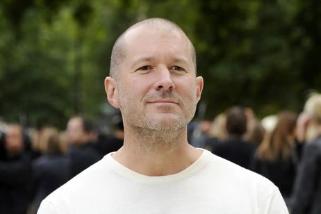 Jony Ive estaría trabajando con OpenAI para lanzar un dispositivo