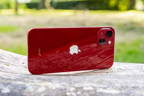 Hasta 270 euros de descuento en este iPhone 13 rojo de 128 GB Hasta 270 euros de descuento en este iPhone 13 rojo de 128 GB