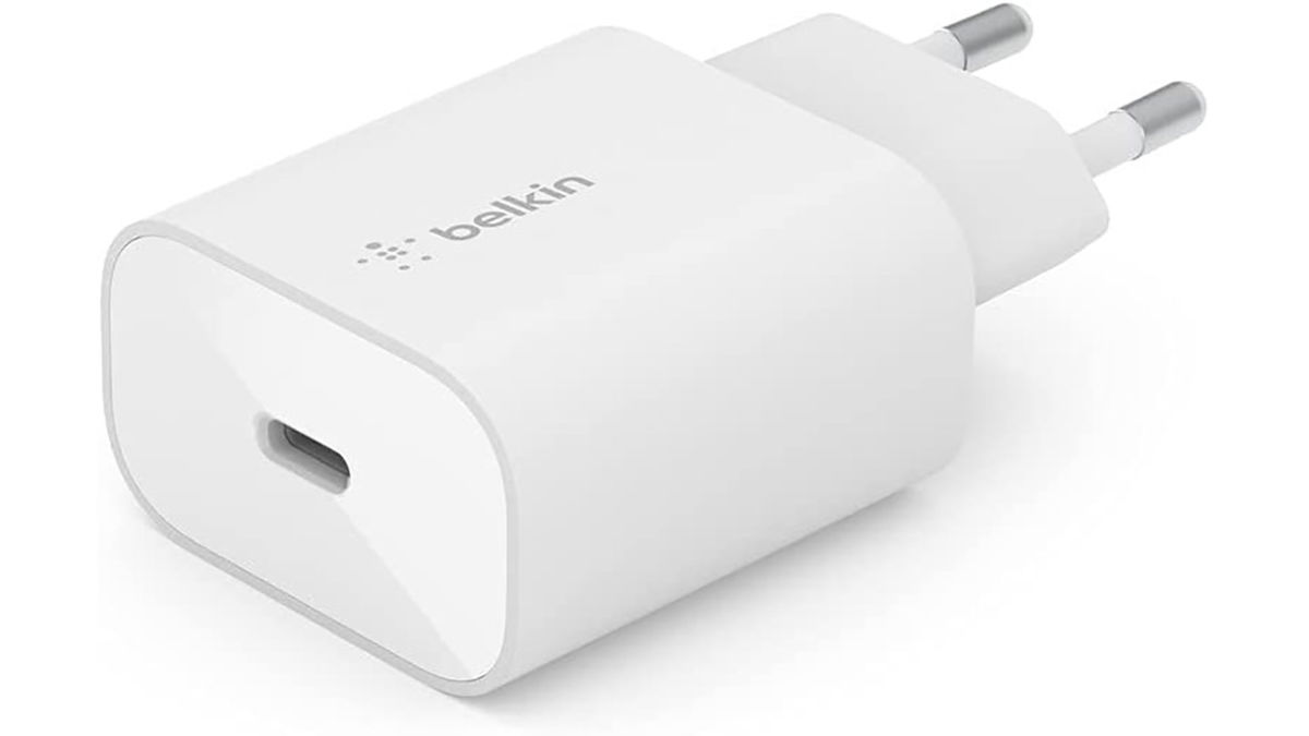 Your iPhone needs a fast charger and it’s half price on Amazon Gadgetonus