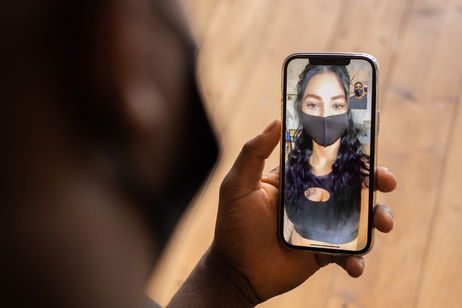 C贸mo establecer contacto visual en FaceTime sin mirar a c谩mara C贸mo establecer contacto visual en FaceTime sin mirar a c谩mara