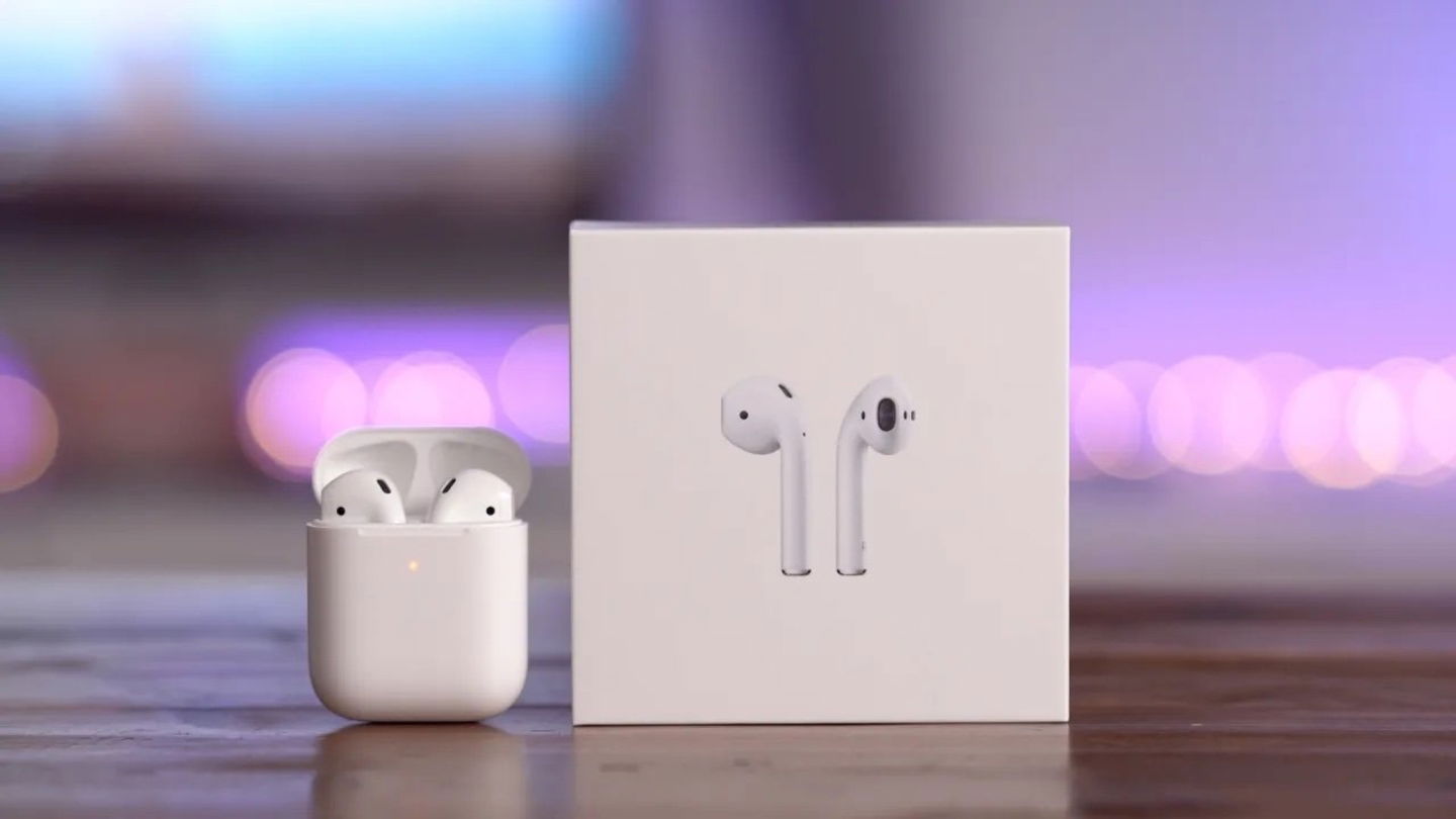 AirPods 2 sobre una mesa