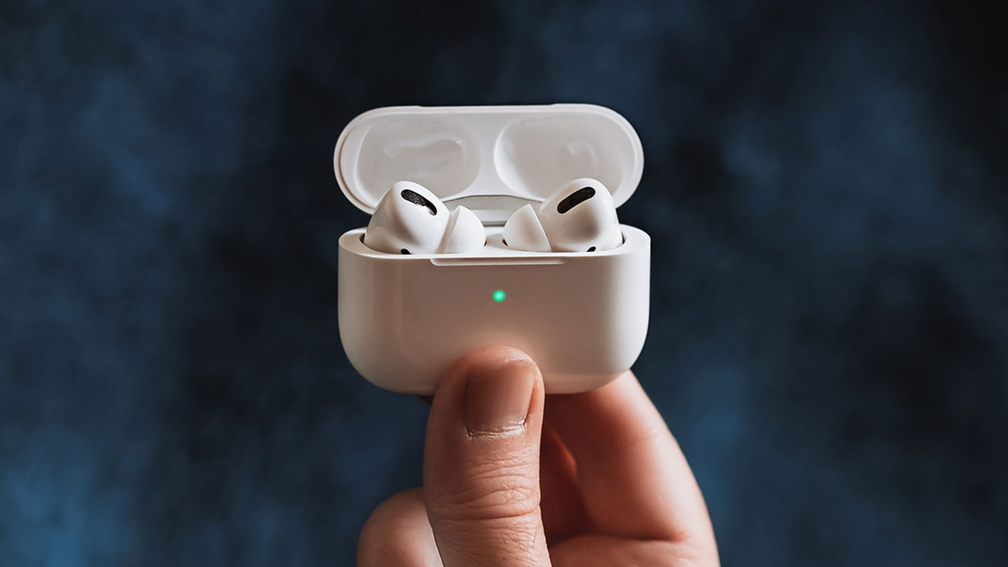 AirPods Pro en manos de un usuario