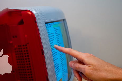 Aparece un prototipo de iMac de 1999 con... pantalla táctil Aparece un prototipo de iMac de 1999 con... pantalla táctil