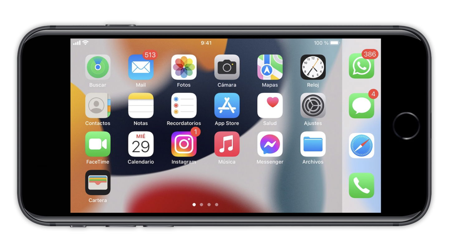 iPhone con pantalla de inicio en horizontal
