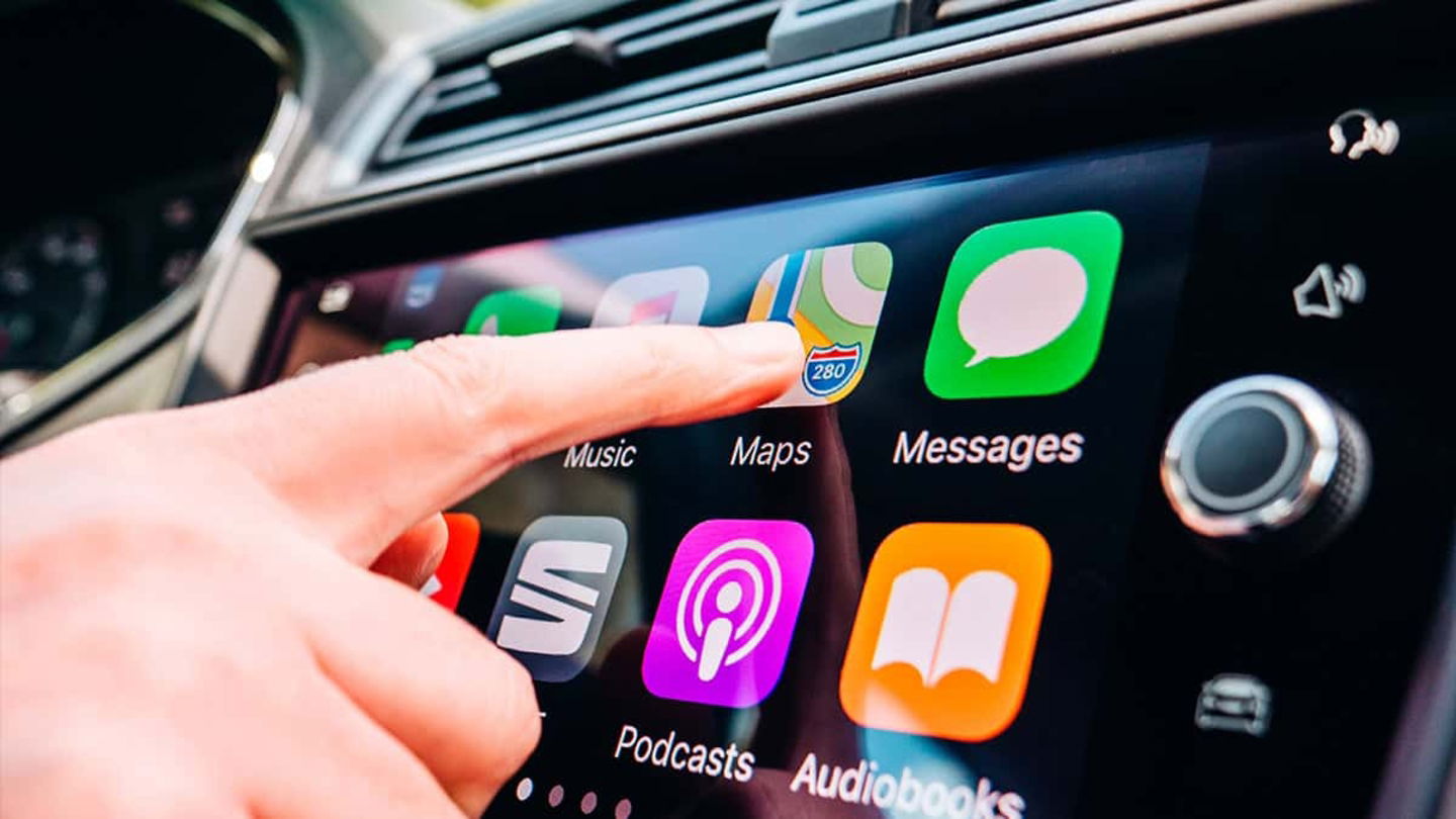 Pantalla del coche con CarPlay