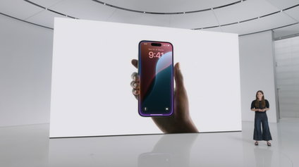 A colored border will indicate that Siri is activated