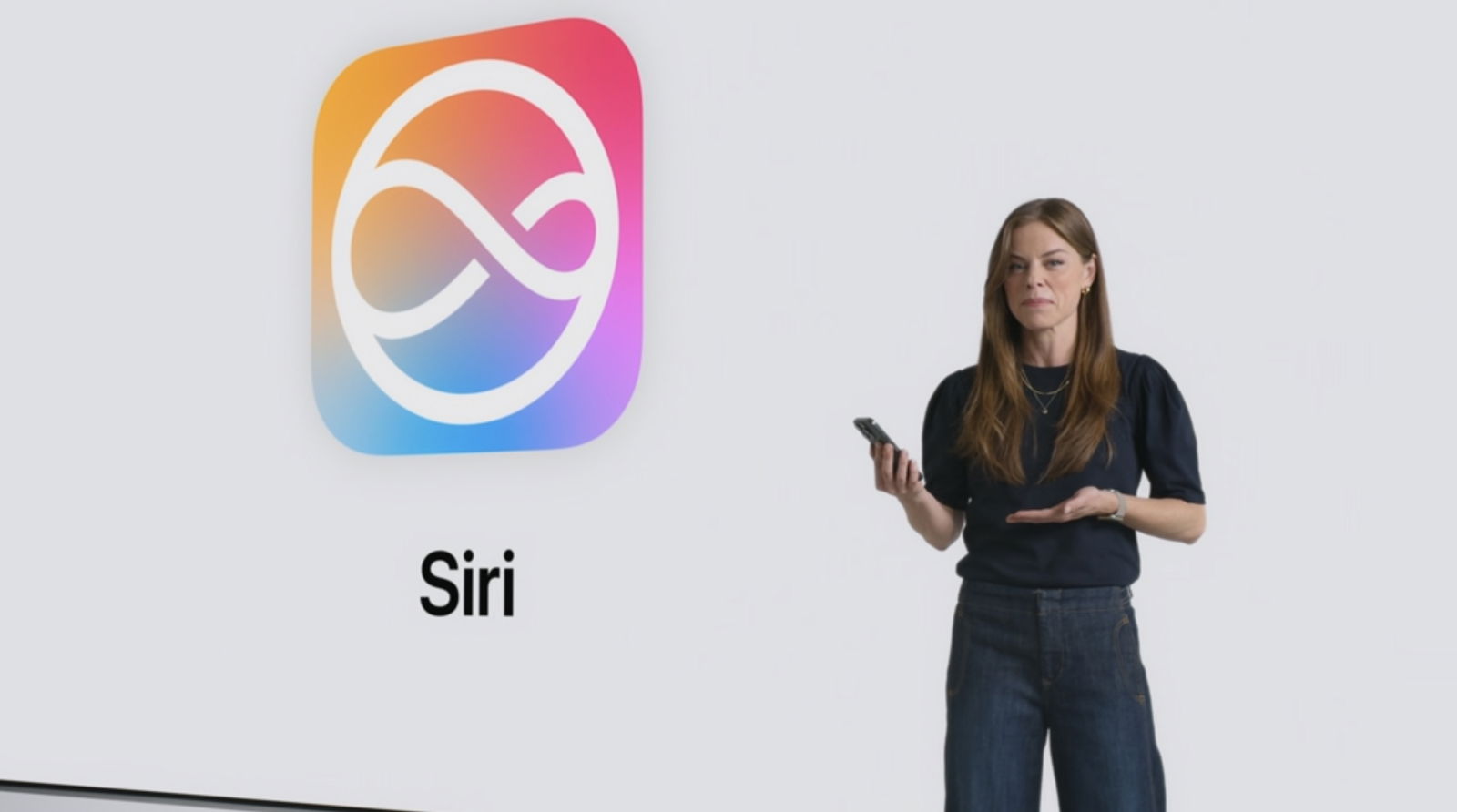 Siri se renueva con nuevo logo