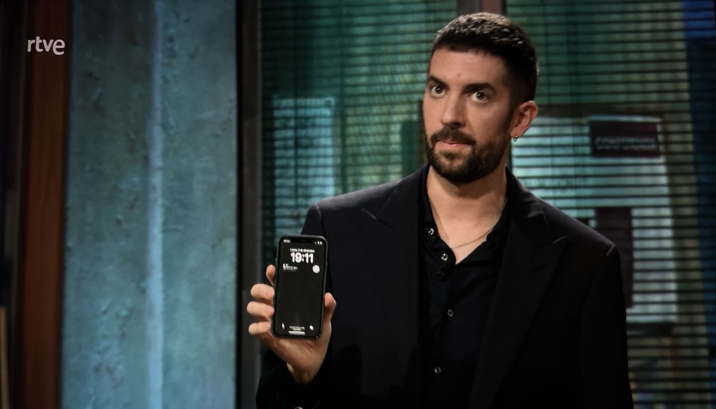 David Broncano muestra su iPhone vacío