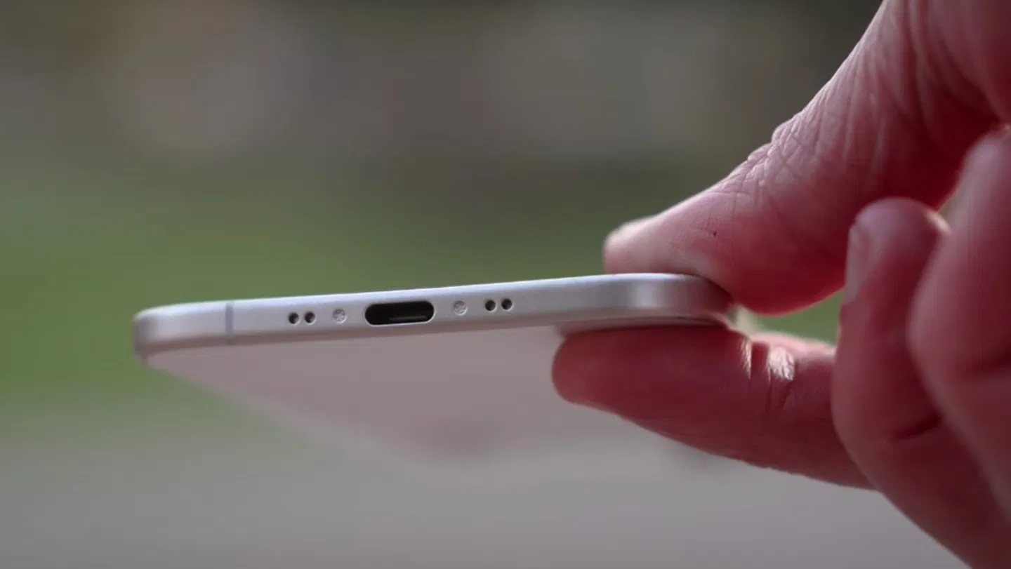 Puerto USB-C iPhone 17 Air