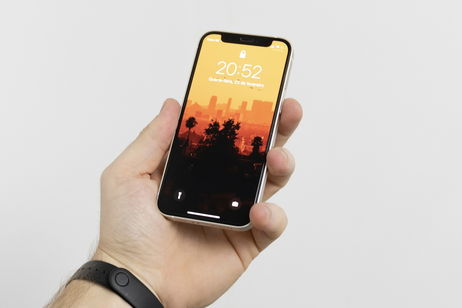 ¿Buscas un iPhone pequeño y barato pero con todo lo necesario? Esta opción en oferta es perfecta para ti