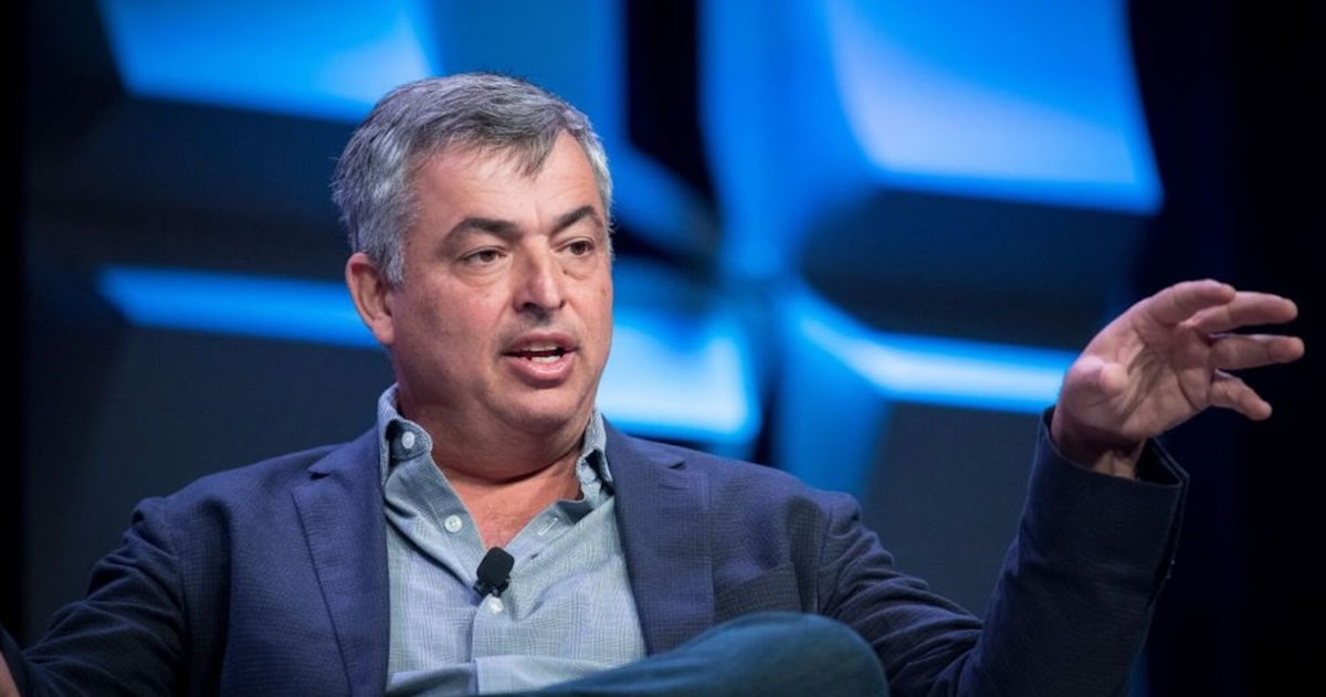 Eddy Cue, VP de servicios de Apple, sobre la IA: "no necesitarás un iPhone dentro de 10 años"