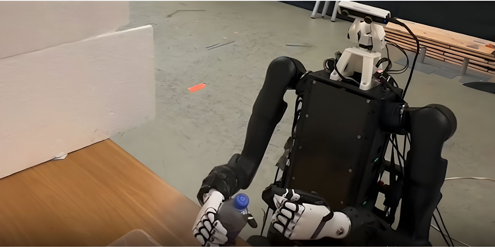 Apple quiere enseñar a los robots a interactuar y está usando la IA y el Apple Vision Pro