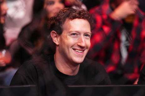 Mark Zuckerberg aprovecha cada oportunidad para meterse con Apple: "Tim Cook ha tenido una mala semana..."