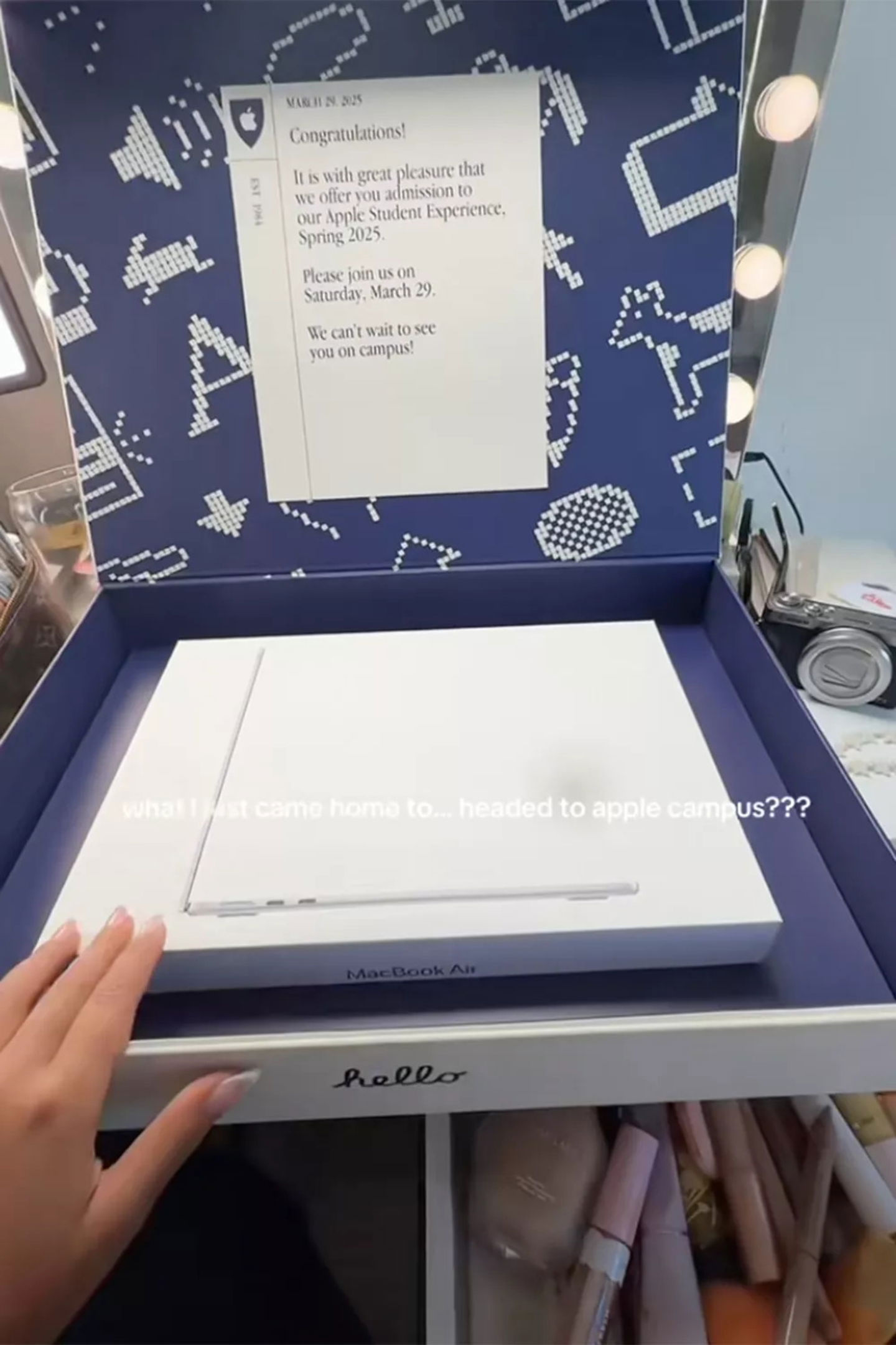 Apple regaló MacBook Air a estudiantes