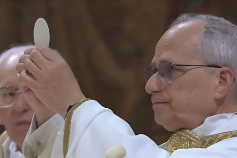 El nuevo Papa León XIV usa un Apple Watch y un iPhone