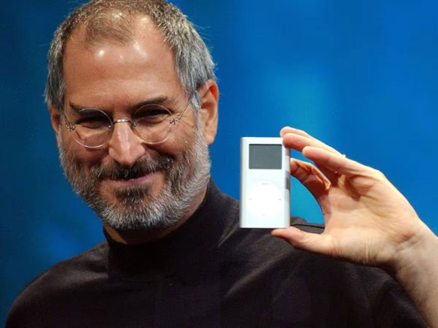 Steve Jobs presenta el iPod