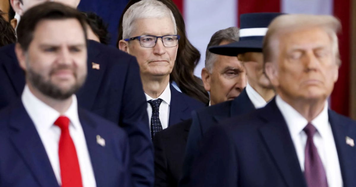 Trump amenaza con unos aranceles del 25% al iPhone si no se fabrica en EEUU