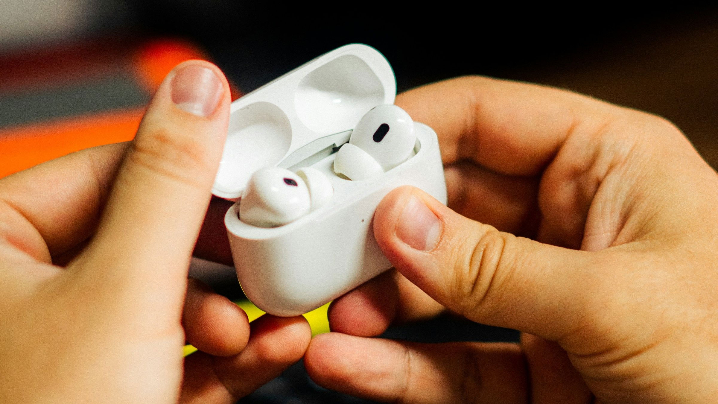 
            Amazon hunde el precio de los AirPods Pro 2 antes del Prime Day y pueden ser tuyos con 60 euros de descuento por tiempo limitado
          