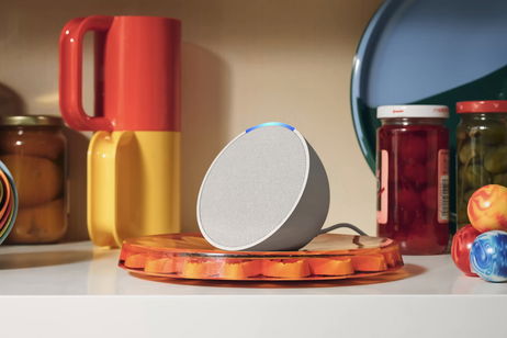 Poner Alexa por menos de 40 euros en cualquier lugar, una bombilla inteligente por 5 euros o un enchufe inteligente por céntimos: así son los nuevos chollos que están triunfando en Amazon