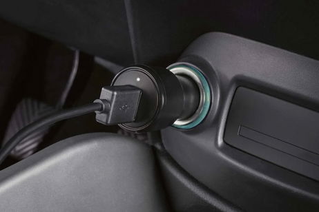 Este cargador para el coche del LIDL para móviles iPhone y Android cuesta tan solo 2,49 euros y puede salvarte en más de un apuro