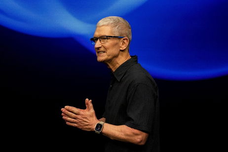 Tim Cook, CEO de Apple, tajante con el uso que le damos al iPhone: "No deberíamos estar haciendo eso"