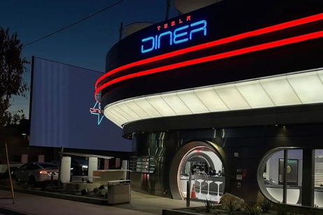 Hamburguesas y superchargers: Elon Musk quiere convertir restaurantes en gigantescas estaciones de carga Hamburguesas y superchargers: Elon Musk quiere convertir restaurantes en gigantescas estaciones de carga