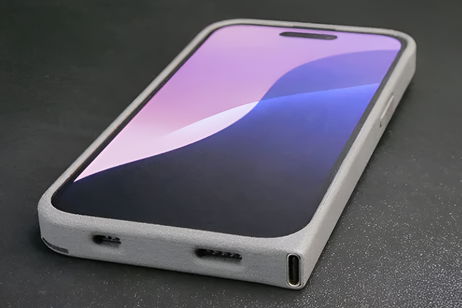 Esta curiosa funda convierte un iPhone con USB Lightning en iPhone con USB-C