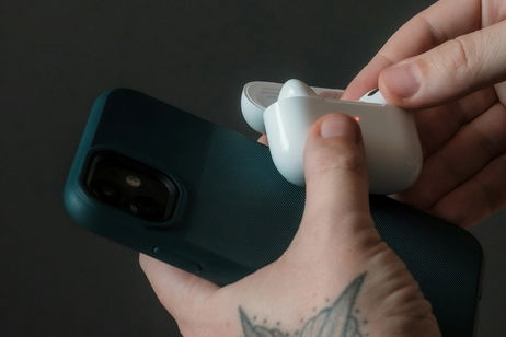 iOS 26 confirma que los AirPods tendrán una nueva función pronto: serán tu traductor personal