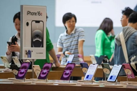 La resiliencia del iPhone ha elevado las cifras de ventas de un mercado a la baja en 2025