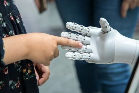 Apple quiere lanzar un robot en 2027 capaz de ayudarnos gracias a la IA Apple quiere lanzar un robot en 2027 capaz de ayudarnos gracias a la IA