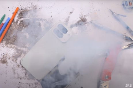 El Google Pixel 10 Pro Fold puede explotar cuando lo doblamos y lo forzamos demasiado El Google Pixel 10 Pro Fold puede explotar cuando lo doblamos y lo forzamos demasiado