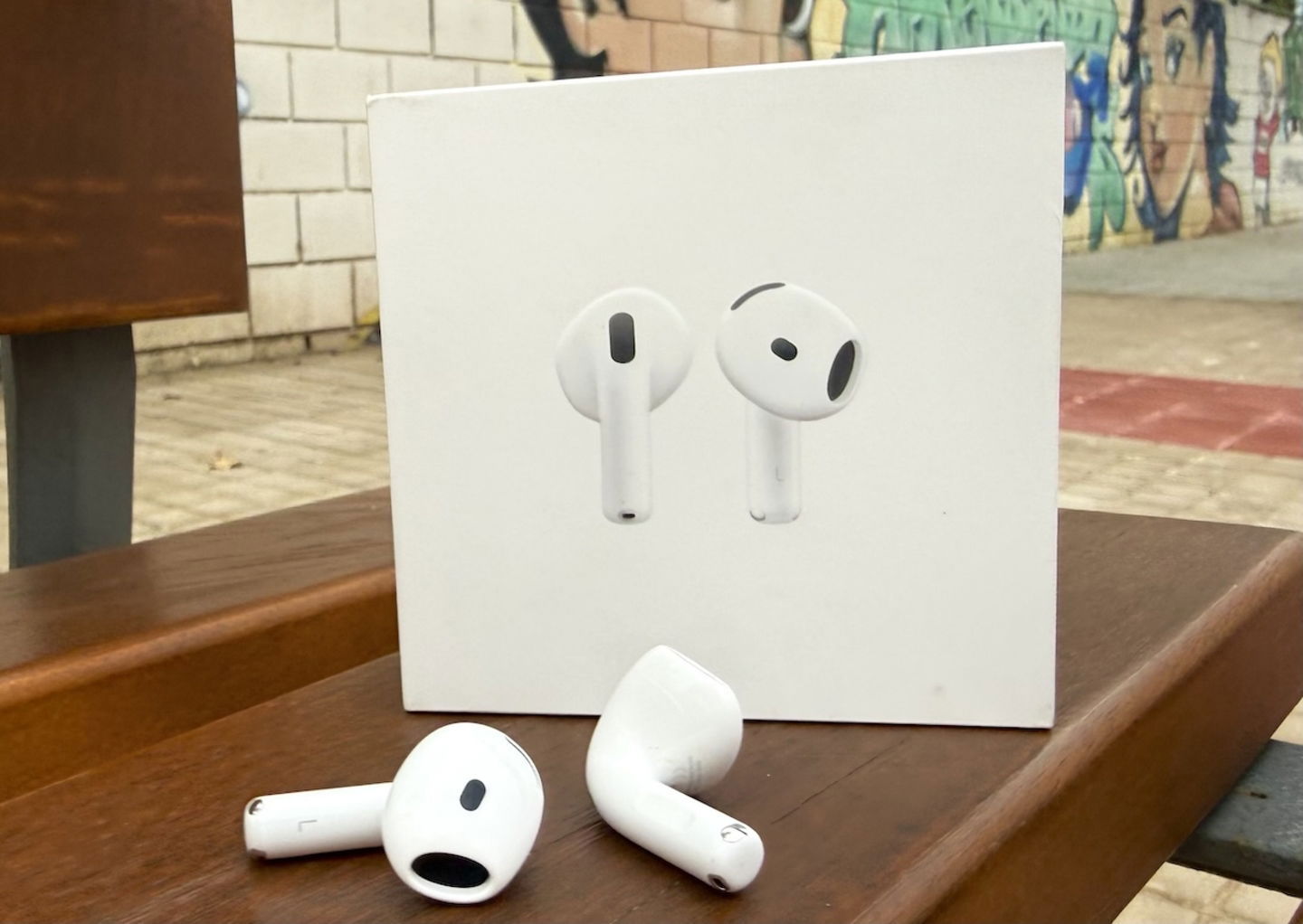 AirPods 4