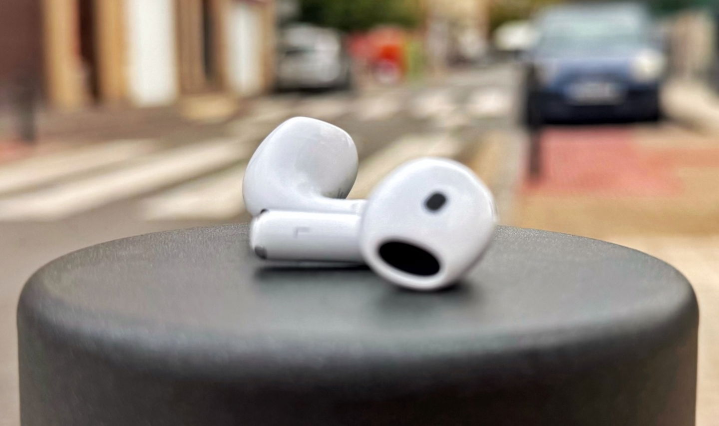 AirPods 4